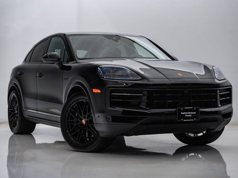 Certified 2026 Porsche Cayenne E-Hybrid Coupe AWD/4WD image 8