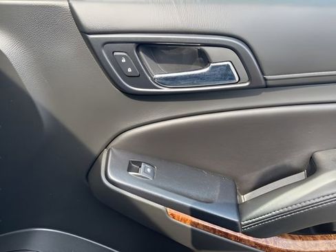 Used 2018 Chevrolet Tahoe Premier image 35