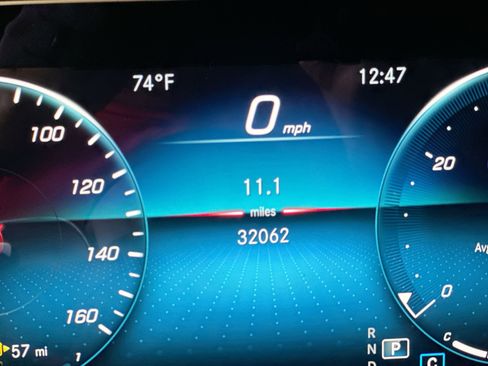 Used 2022 Mercedes-Benz E 350 Sedan image 11