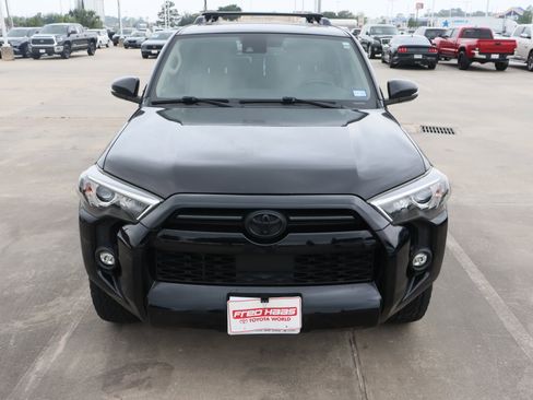 Used 2021 Toyota 4Runner SR5 Premium w/ Moonroof Package RWD image 3