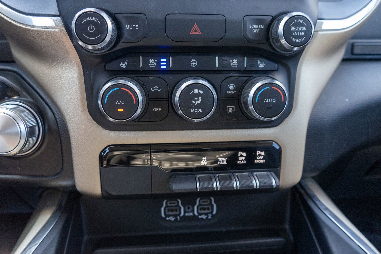 Used 2022 RAM 1500 Laramie AWD/4WD image 19