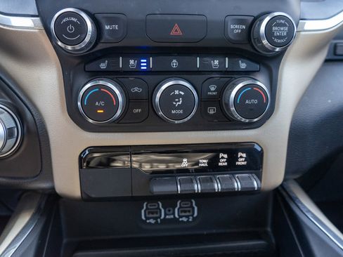 Used 2022 RAM 1500 Laramie AWD/4WD image 19