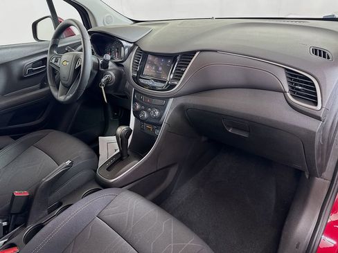 Used 2020 Chevrolet Trax LT image 33