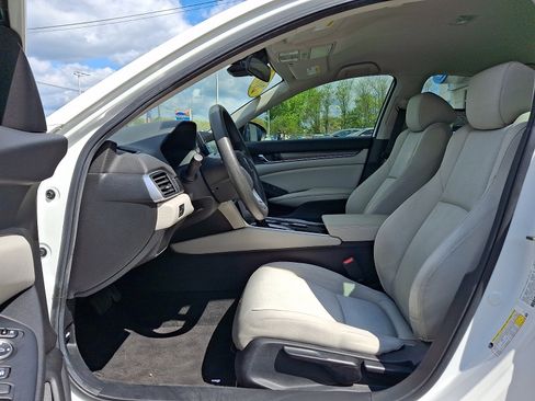 Used 2019 Honda Accord LX image 13