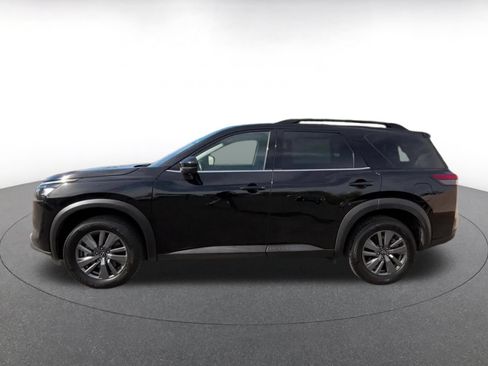 Used 2025 Nissan Pathfinder SV FWD image 9