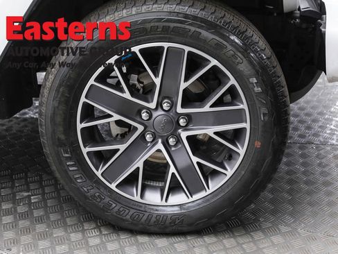 Used 2022 Jeep Wrangler Unlimited Sahara image 33