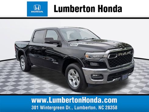 Used 2025 RAM 1500 Big Horn AWD/4WD image 1