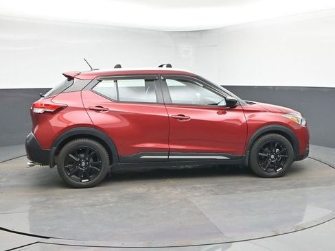 Used 2020 Nissan Kicks SR w/ SR Premium Package image 8