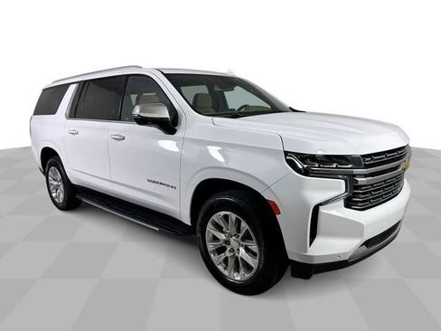 Used 2024 Chevrolet Suburban Premier RWD image 2