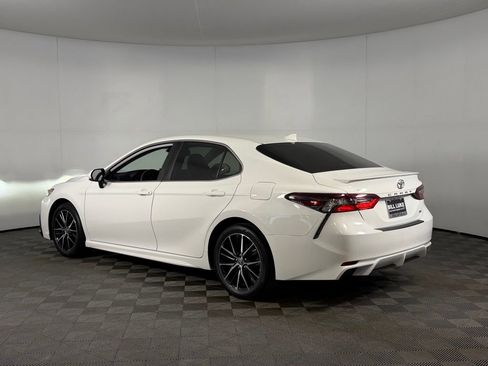 Used 2024 Toyota Camry SE w/ Audio Upgrade Package image 9