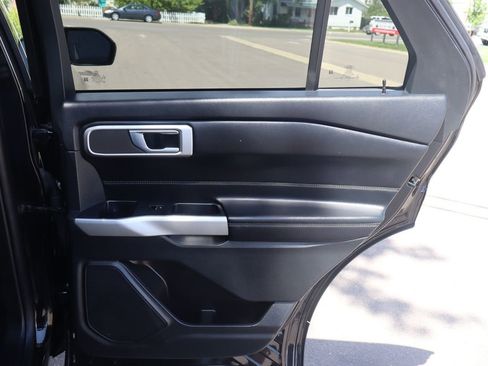 Used 2021 Ford Explorer XLT w/ Equipment Group 202A AWD/4WD image 27