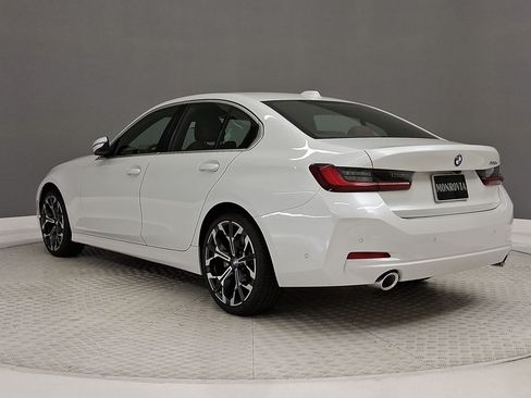 Used 2026 BMW 330i Sedan w/ Convenience Package RWD image 3