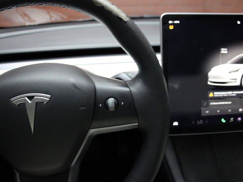 Used 2022 Tesla Model 3 Standard Range image 22