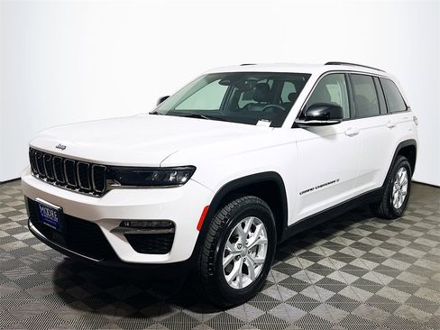 Used 2023 Jeep Grand Cherokee Limited image 4