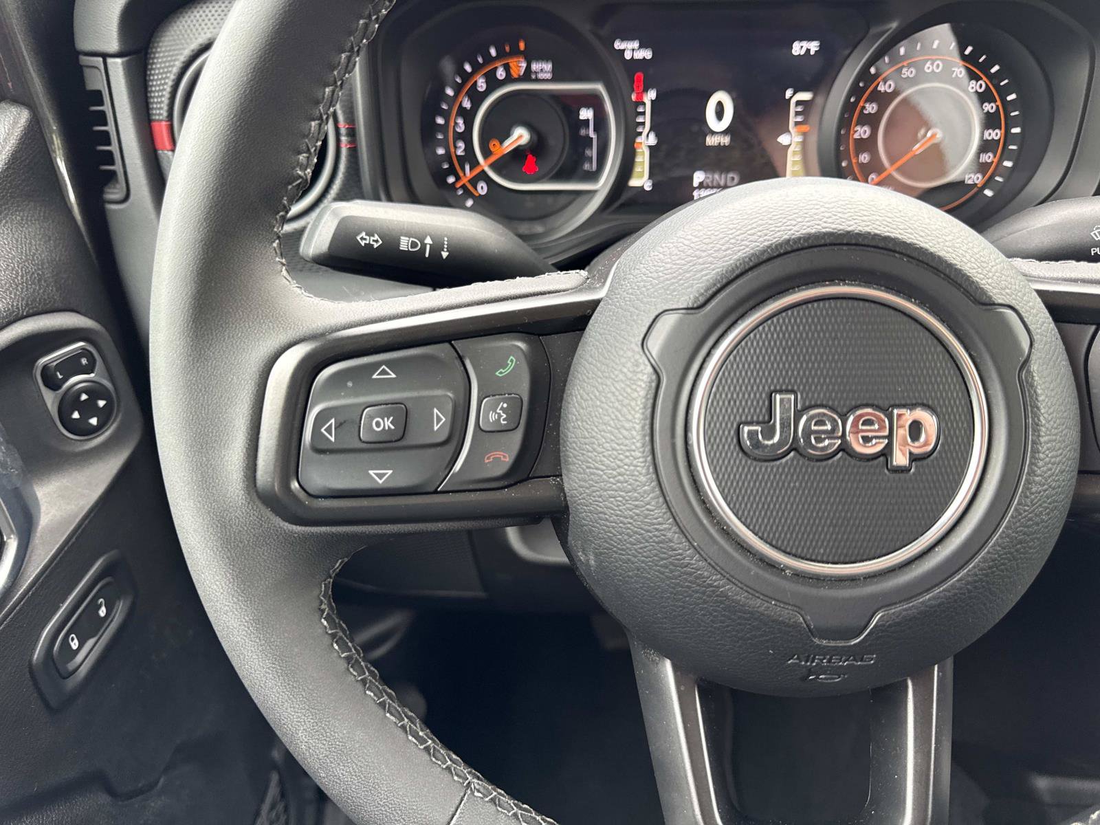 Used 2026 Jeep Gladiator Rubicon AWD/4WD image 15