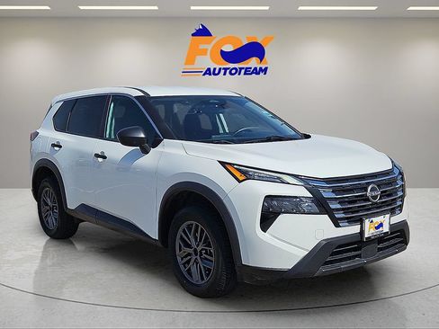 Used 2024 Nissan Rogue S FWD image 6