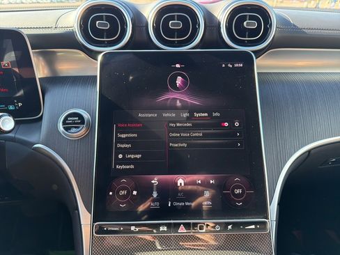 Used 2024 Mercedes-Benz GLC 300 4MATIC image 24