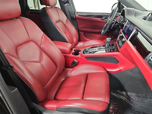 Used 2023 Porsche Macan S image 27