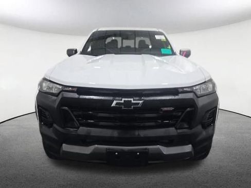 Used 2025 Chevrolet Colorado Trail Boss AWD/4WD image 2