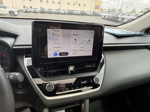 Certified 2024 Toyota Corolla Cross LE w/ Moonroof Package FWD image 7