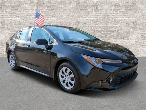 Used 2026 Toyota Corolla LE image 1