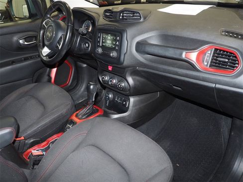 Used 2017 Jeep Renegade Trailhawk image 14