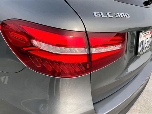 Used 2019 Mercedes-Benz GLC 300 w/ Premium Package image 21