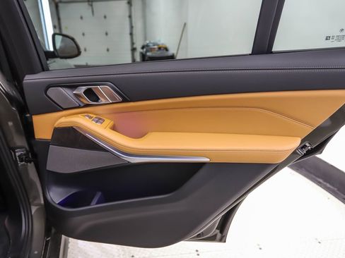 Used 2025 BMW X7 xDrive40i w/ M Sport Package image 24