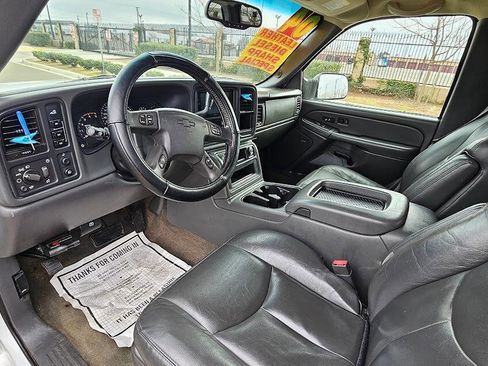 Used 2004 Chevrolet Silverado 2500 LT w/ Skid Plate Package image 14