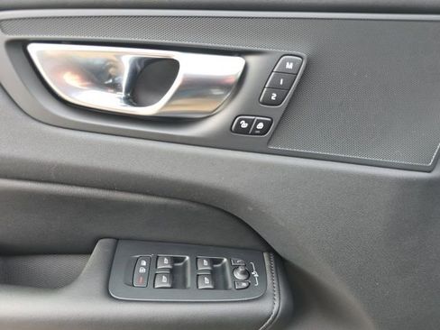 Certified 2025 Volvo XC60 B5 Plus image 25