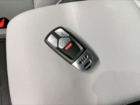 Used 2021 Audi Q5 Premium Plus w/ Premium Plus Package image 13