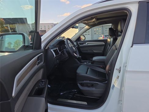 Used 2022 Volkswagen Atlas SEL image 15