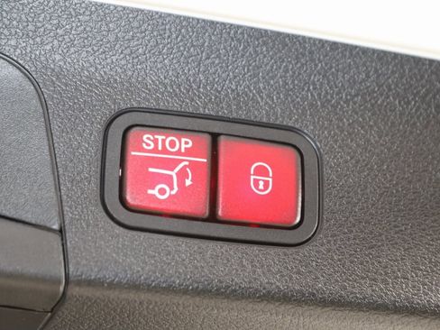 Used 2024 Mercedes-Benz GLS 580 4MATIC image 64