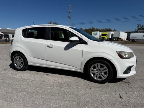 Used 2017 Chevrolet Sonic LT image 3