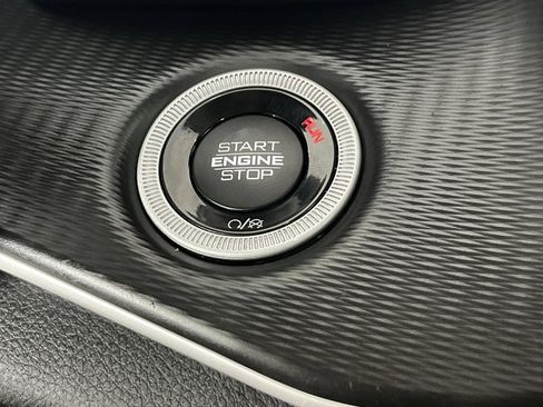 Used 2023 Jeep Grand Cherokee Laredo image 22