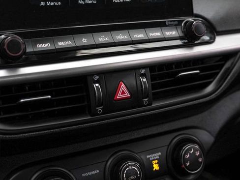 Used 2020 Kia Forte LXS image 28