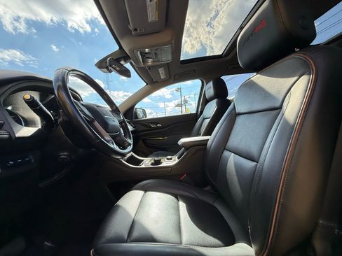 Used 2022 GMC Acadia AT4 w/ Technology Package image 7