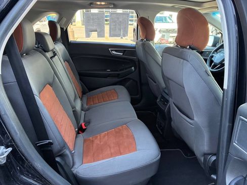 Used 2018 Ford Edge SEL w/ Equipment Group 201A AWD/4WD image 45