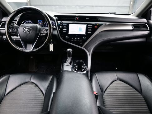 Used 2020 Toyota Camry SE FWD image 15