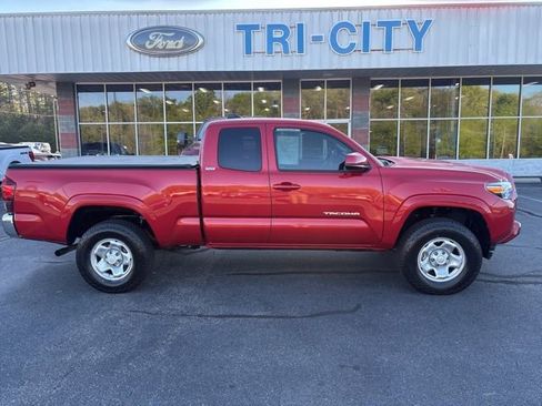 Used 2022 Toyota Tacoma SR5 image 1