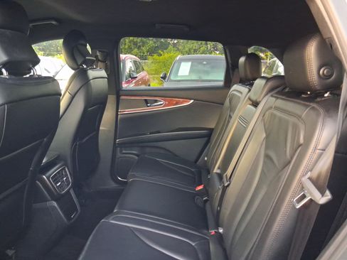 Used 2016 Lincoln MKX Select w/ Select Plus Package FWD image 6