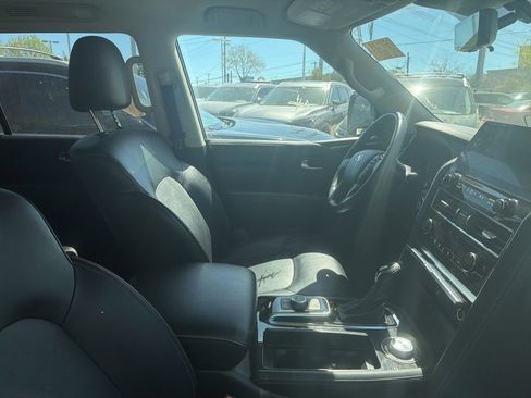 Certified 2024 INFINITI QX80 Luxe image 3