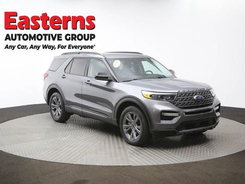 Used 2022 Ford Explorer XLT w/ Equipment Group 202A image 50