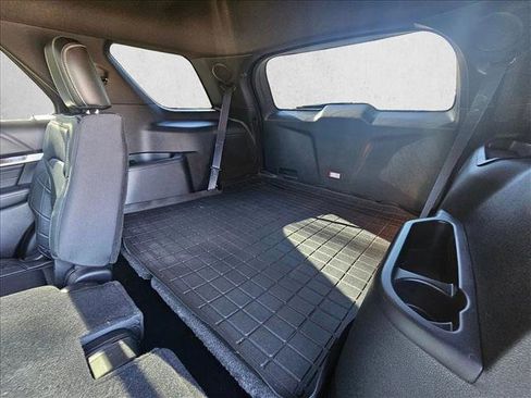 Used 2018 Ford Explorer Platinum image 15