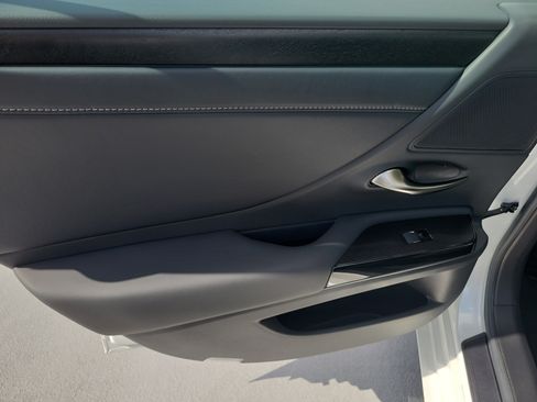 Certified 2025 Lexus ES 300h w/ Premium Package FWD image 11