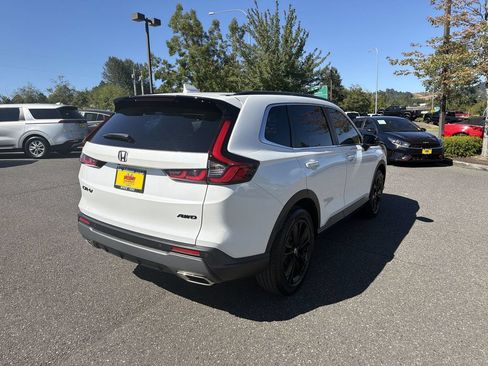 Used 2024 Honda CR-V Sport Touring image 9