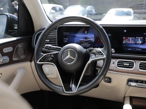 Used 2024 Mercedes-Benz GLE 350 4MATIC image 19