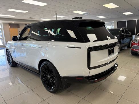 Used 2023 Land Rover Range Rover SE image 5