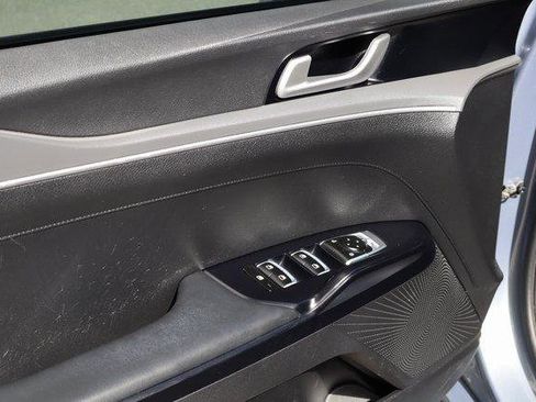 Used 2022 Kia K5 LX image 17