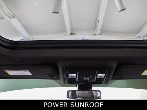 Used 2022 GMC Yukon AT4 AWD/4WD image 22